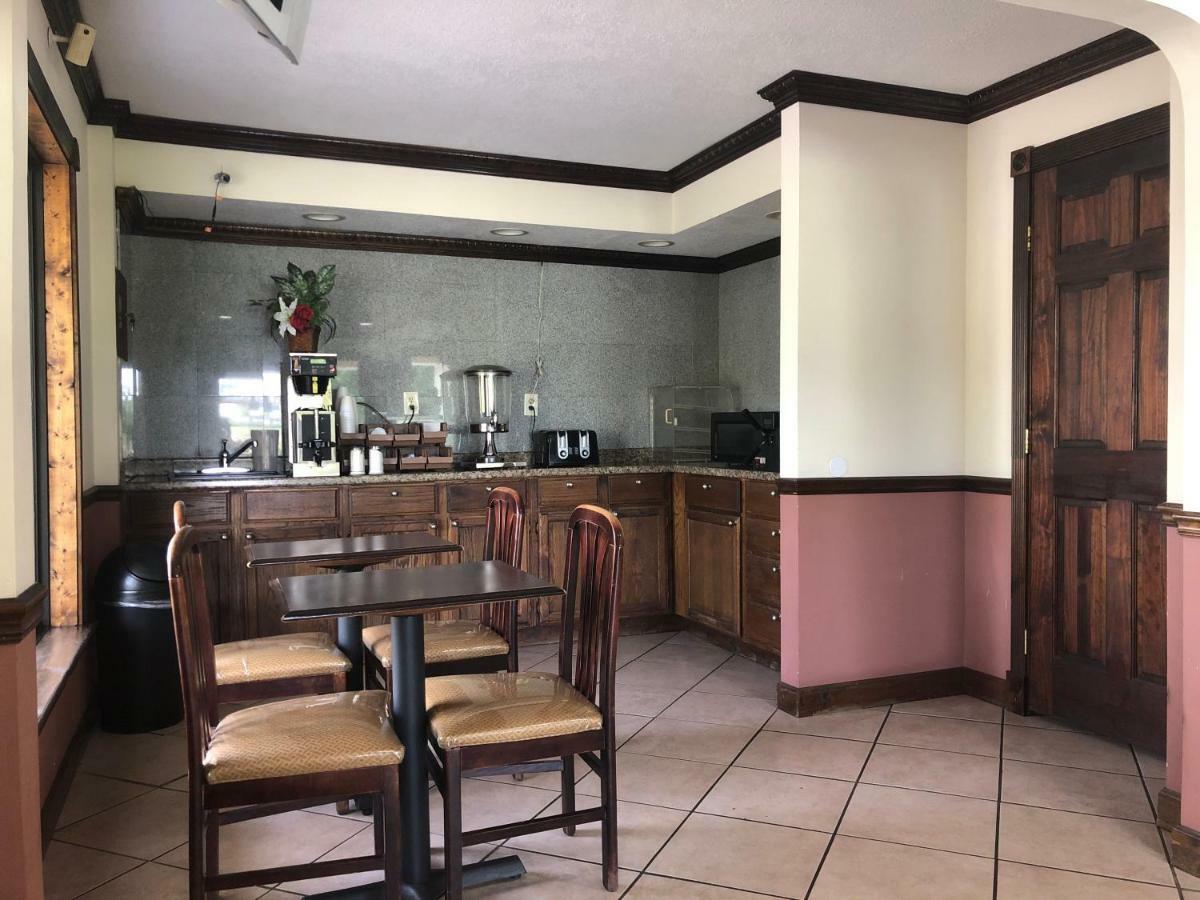Scottish Inns 列治文山 外观 照片